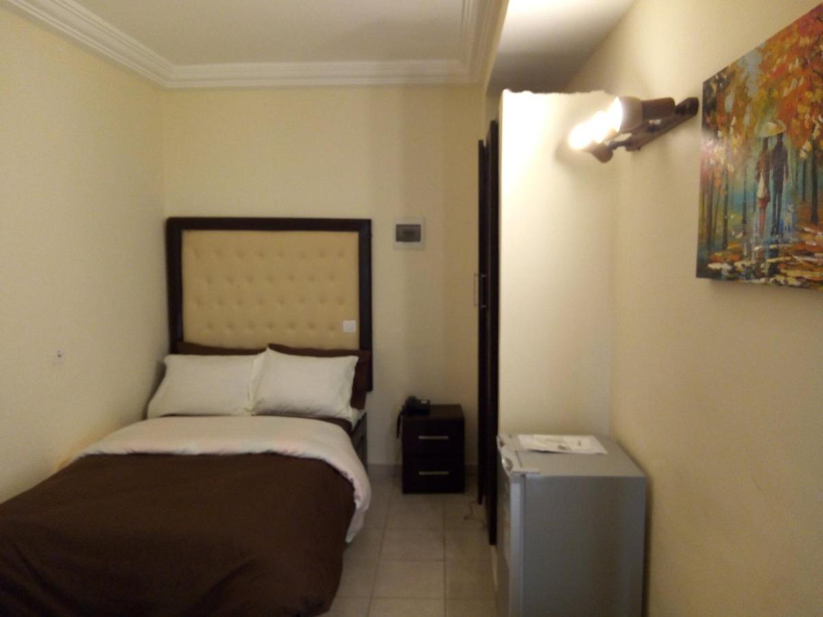 Hotel Saphir Abidjan Exterior foto