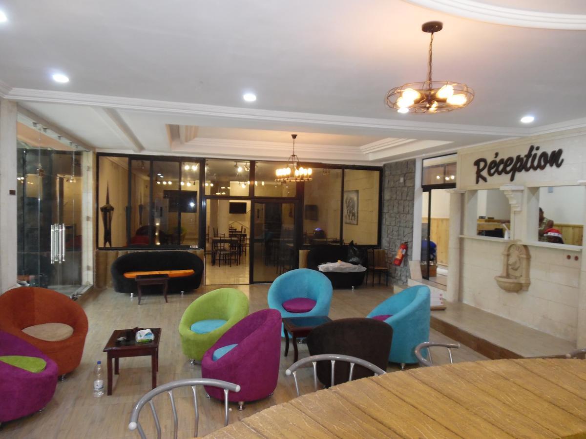 Hotel Saphir Abidjan Exterior foto